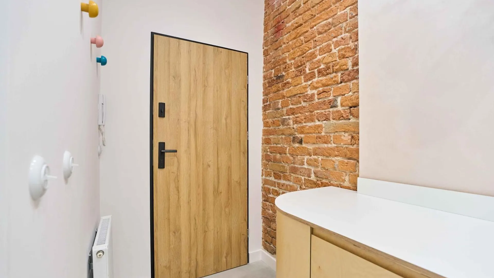 Warsaw Concierge Soho Studio Apartment