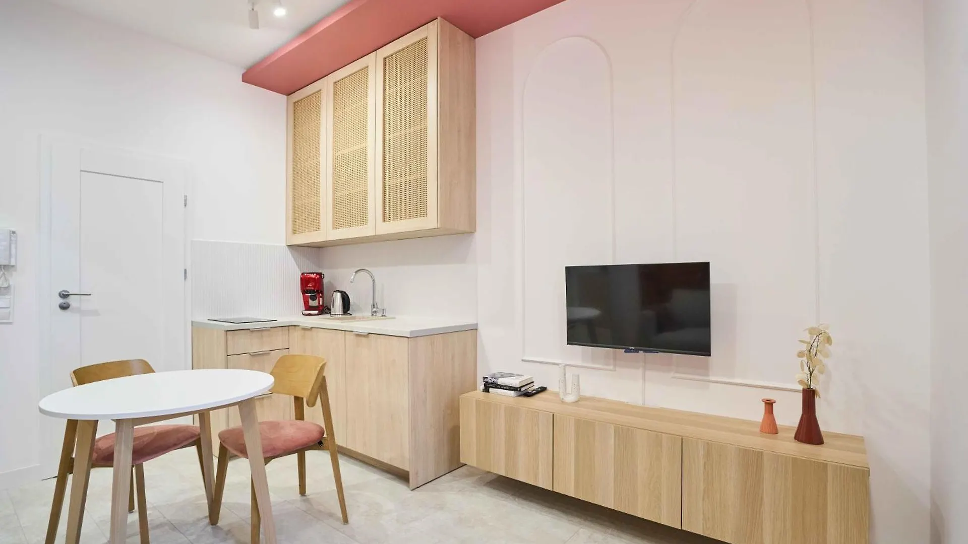 Warsaw Concierge Soho Studio Apartment
