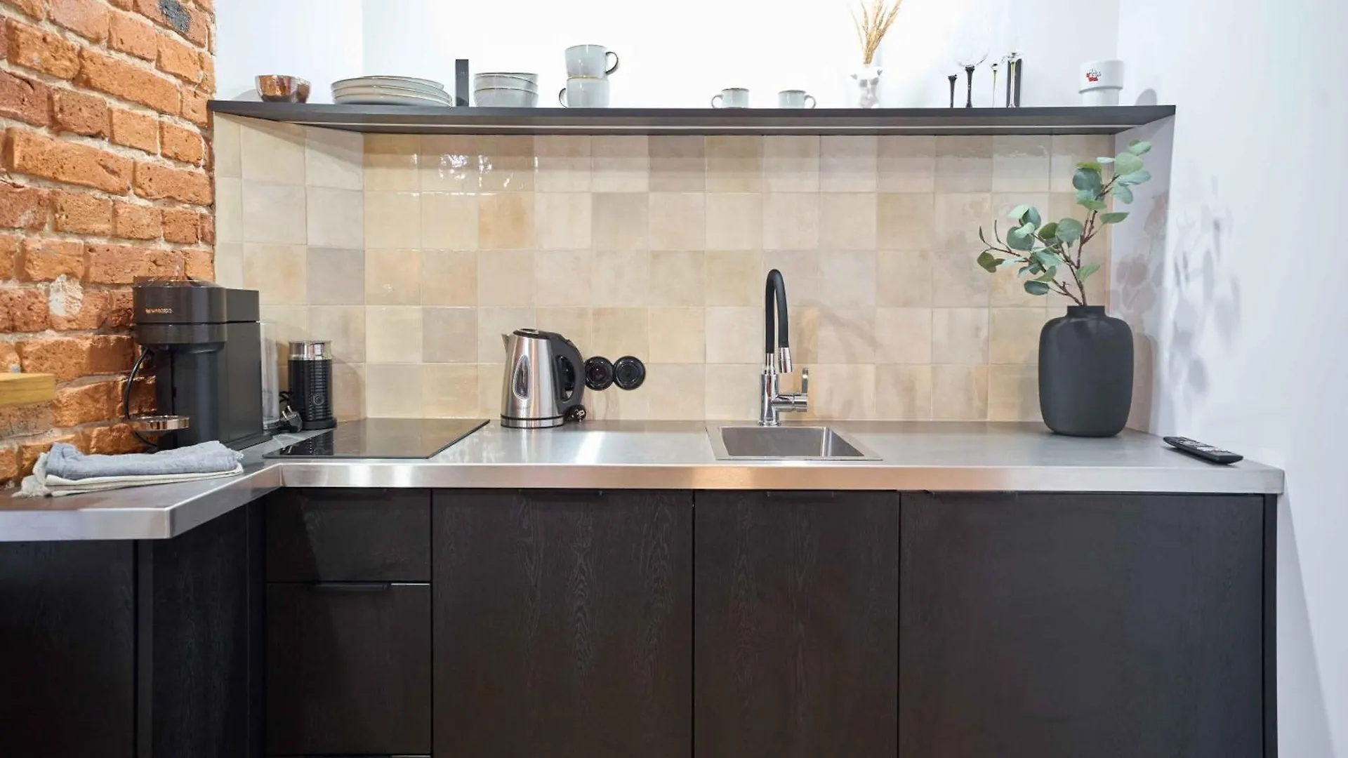 Warsaw Concierge Soho Studio Apartment