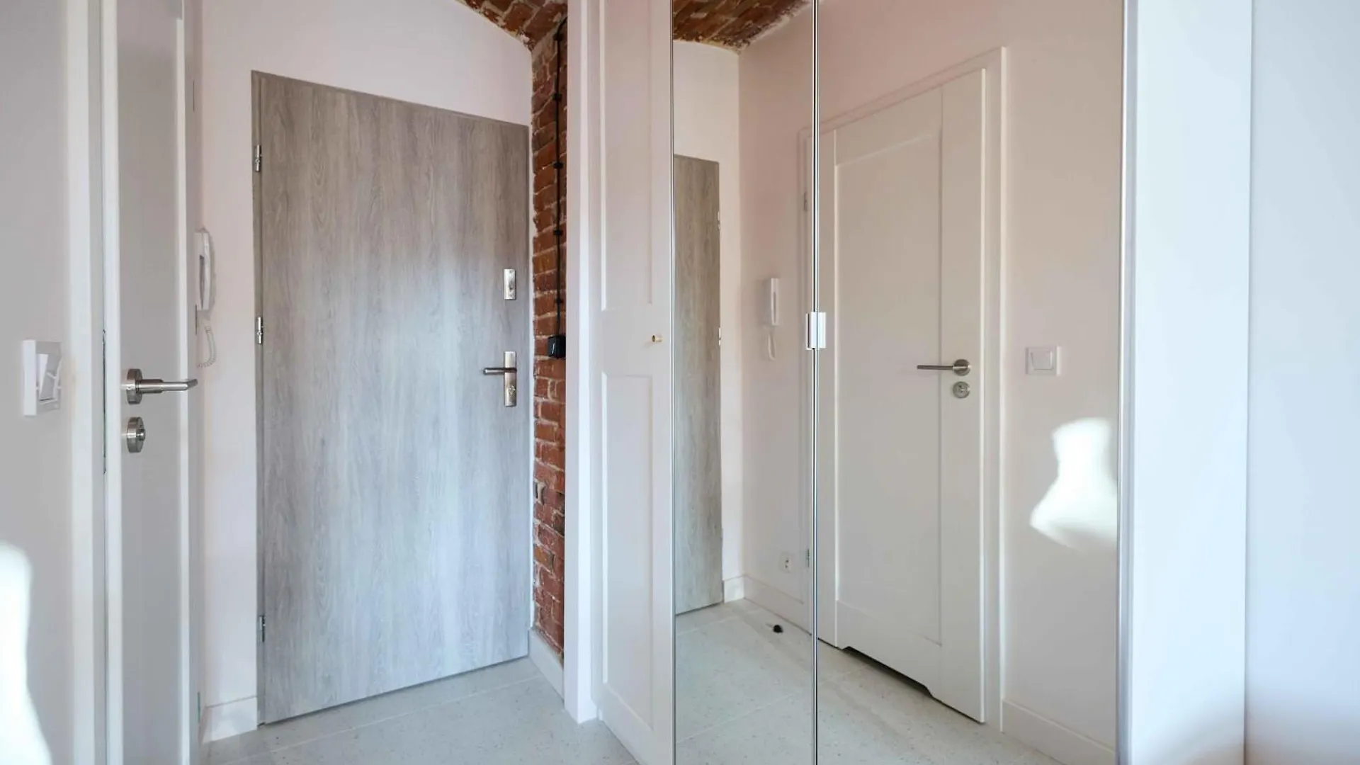 Warsaw Concierge Soho Studio Apartment Poland