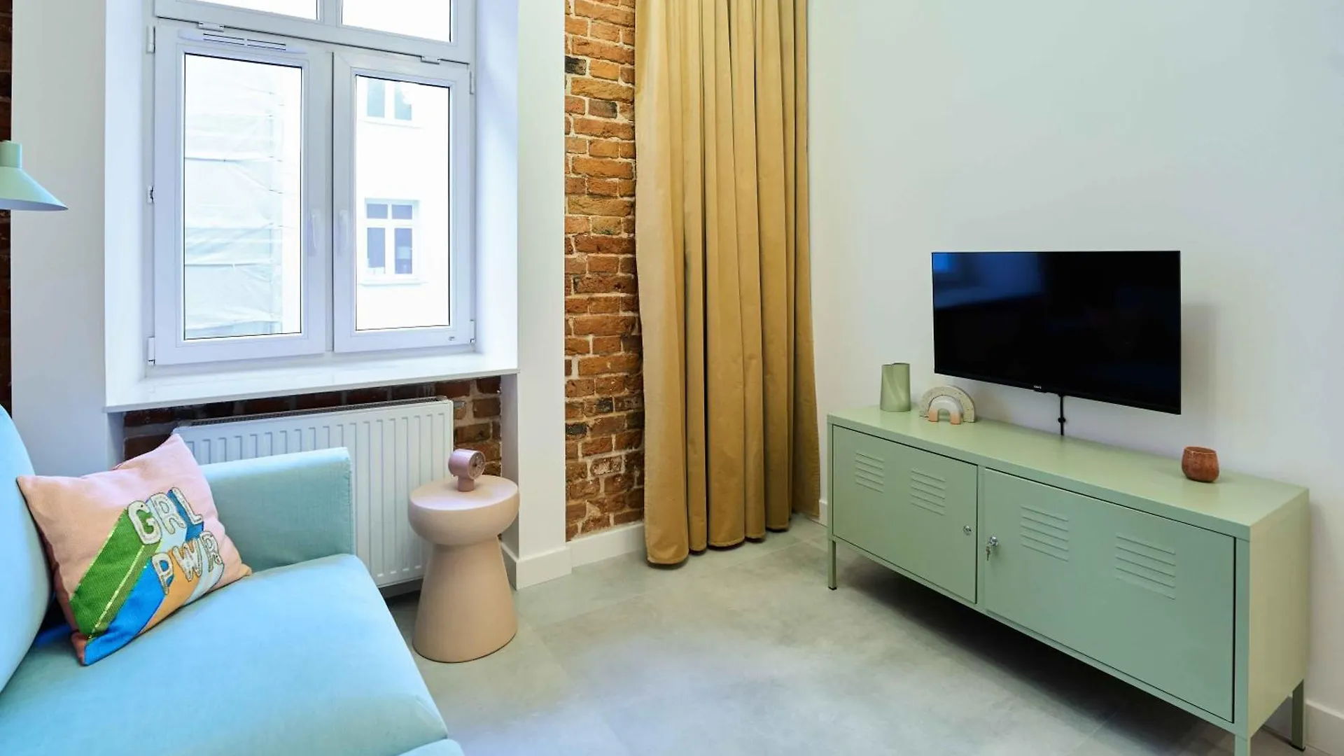 Warsaw Concierge Soho Studio Apartment