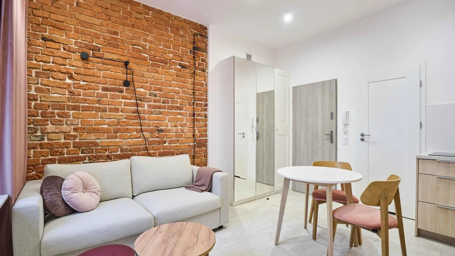 Warsaw Concierge Soho Studio Apartment