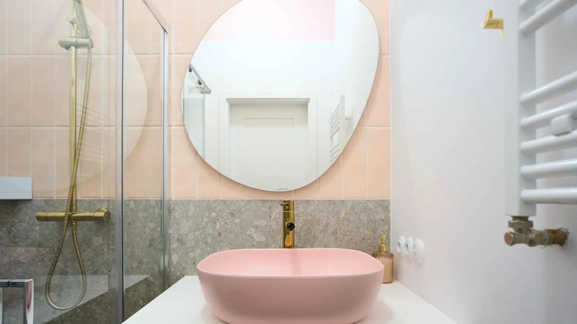 Warsaw Concierge Soho Studio Daire